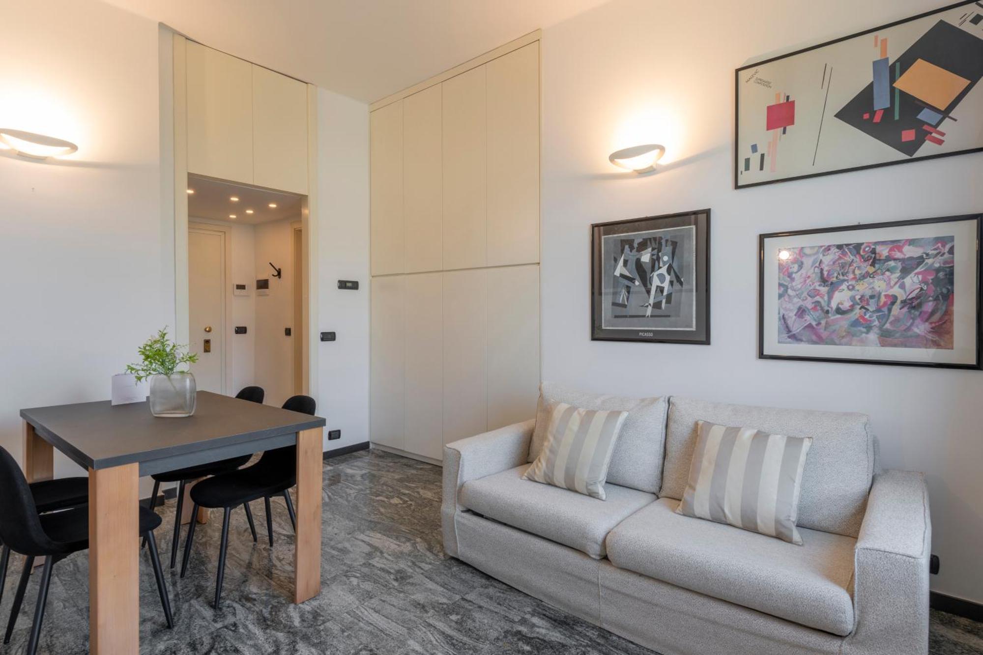 Milan Royal Suites - Duomo Santo Stefano Exterior photo